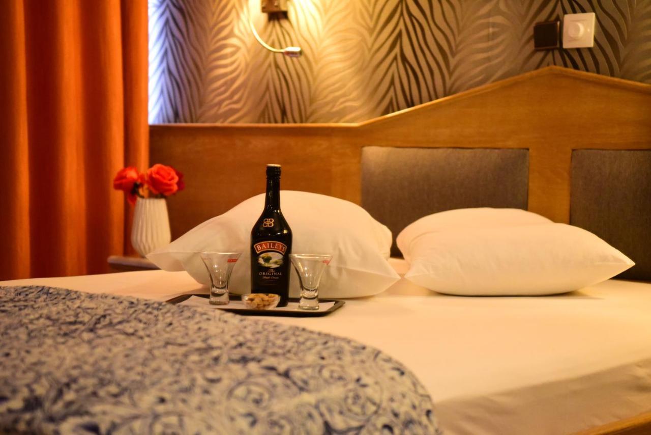 Eva Hotel פיראוס מראה חיצוני תמונה