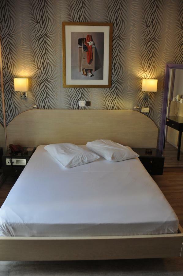 Eva Hotel פיראוס מראה חיצוני תמונה